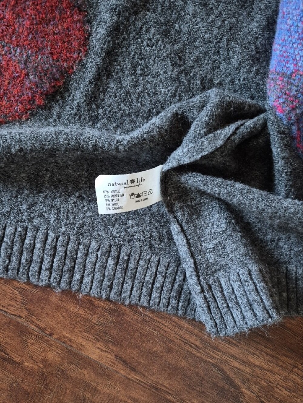 NATURAL LIFE Gray Sweater with Red and Purple Floral Motifs - Picture 3 of 3